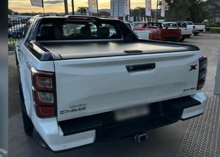 Used 1
                    ISUZU
                     for Sale Image