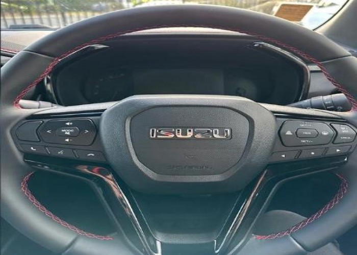 Used 1
                    ISUZU
                     for Sale Image