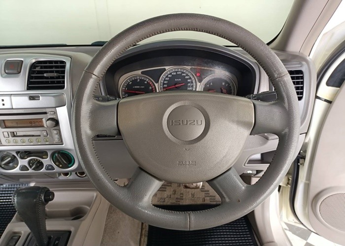 Used 6
                    ISUZU
                     for Sale Image