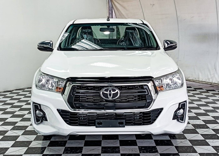 Used 12
                    TOYOTA
                     for Sale Image